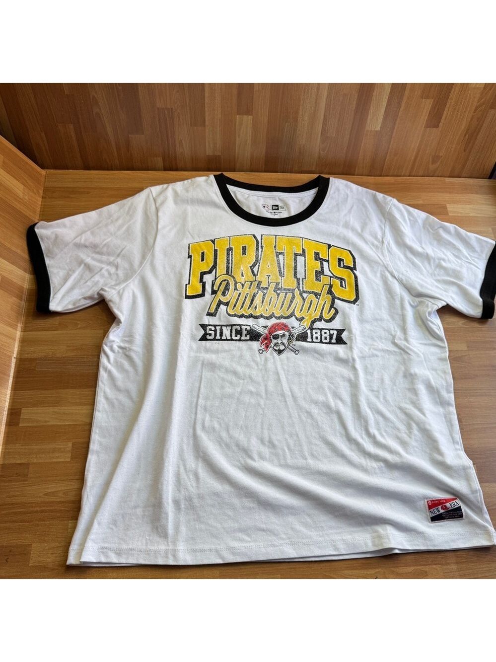 Pittsburgh Pirates short sleeve women's T-shirt size XL NBL